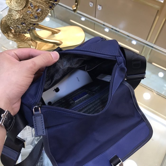 202111SS新作 Prada プラダ メンズ ショルダーバックスーパーコピー