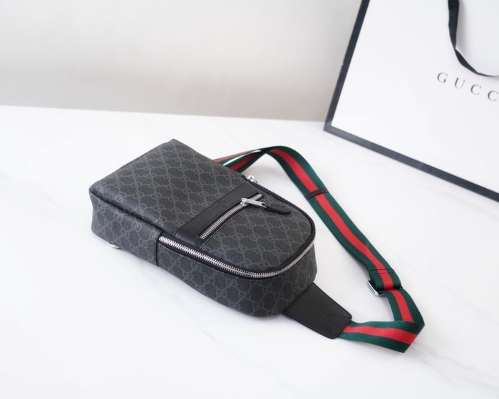 202111SS新作Gucci グッチ メンズ ショルダーバックスーパーコピー