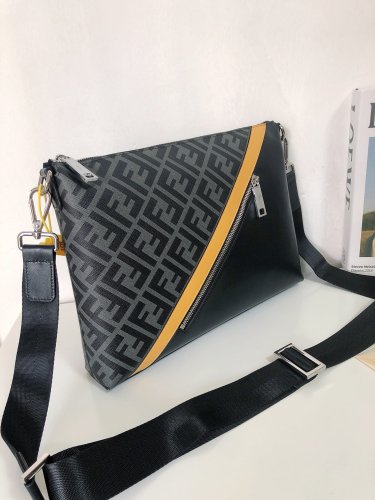 202111SS新作 FENDI フェンディ メンズ ショルダーバックスーパーコピー