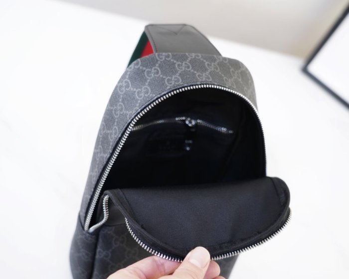 202111SS新作Gucci グッチ メンズ ショルダーバックスーパーコピー