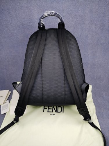 202111SS新作 FENDI フェンディ メンズ リュックバックスーパーコピー