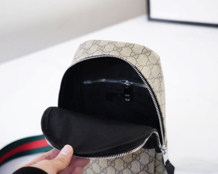 202111SS新作Gucci グッチ メンズ ショルダーバックスーパーコピー