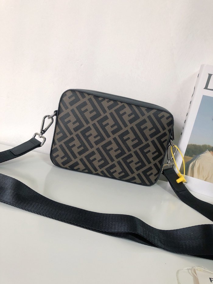 202111SS新作 FENDI フェンディ メンズ ショルダーバックスーパーコピー