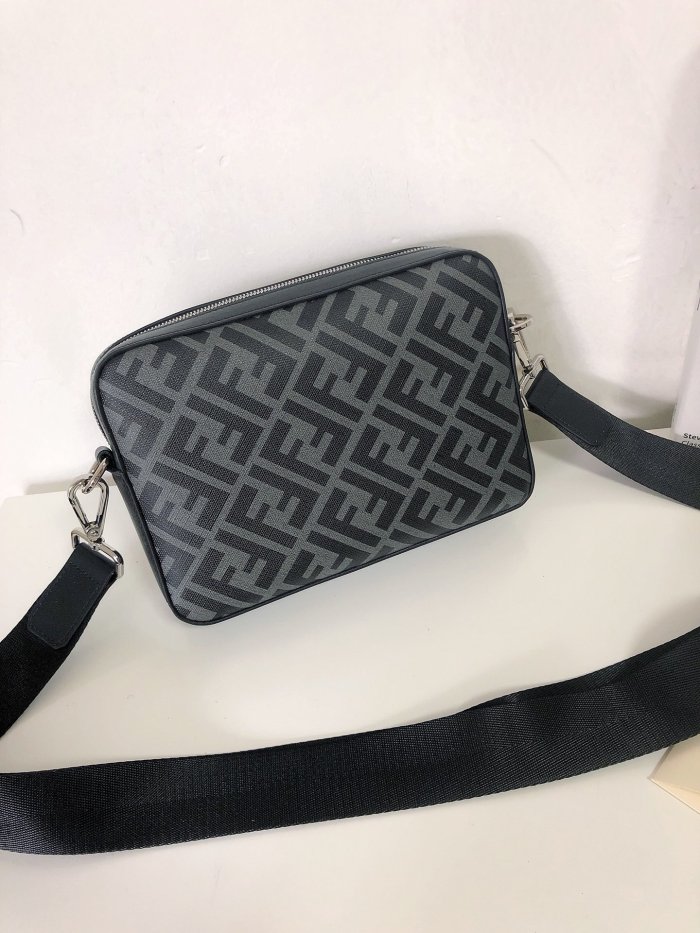 202111SS新作 FENDI フェンディ メンズ ショルダーバックスーパーコピー