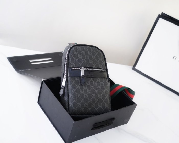202111SS新作Gucci グッチ メンズ ショルダーバックスーパーコピー