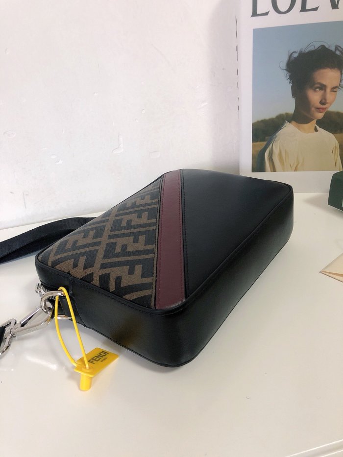 202111SS新作 FENDI フェンディ メンズ ショルダーバックスーパーコピー