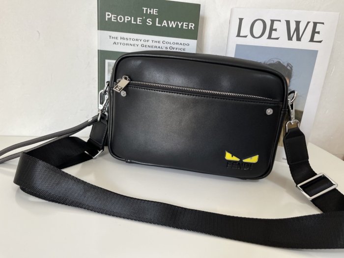 202111SS新作 FENDI フェンディ メンズ ショルダーバックスーパーコピー