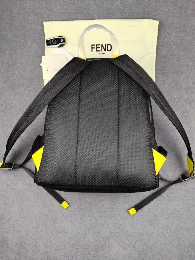 202111SS新作 FENDI フェンディ メンズ リュックバックスーパーコピー