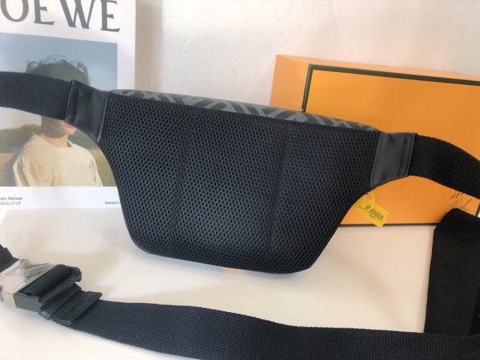 202111SS新作 FENDI フェンディ メンズ ショルダーバックスーパーコピー