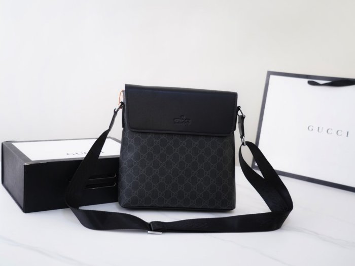 202111SS新作Gucci グッチ メンズ ショルダーバックスーパーコピー