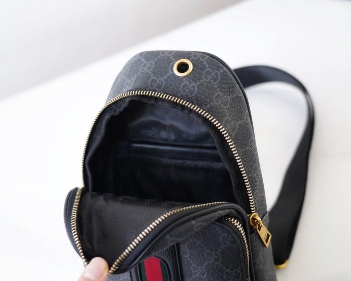 202111SS新作Gucci グッチ メンズ ショルダーバックスーパーコピー