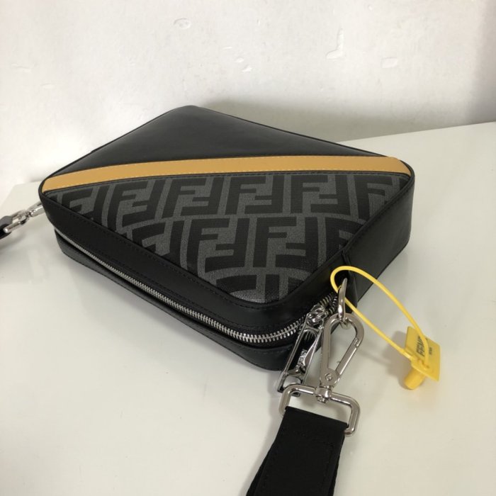 202111SS新作 FENDI フェンディ メンズ ショルダーバックスーパーコピー