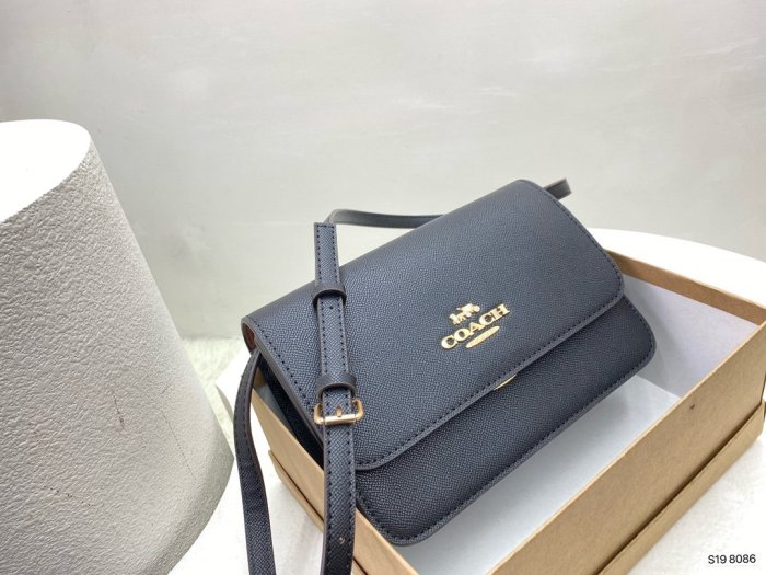 202111SS新作 Coach コーチレディース ショルダーバッグスーパーコピー