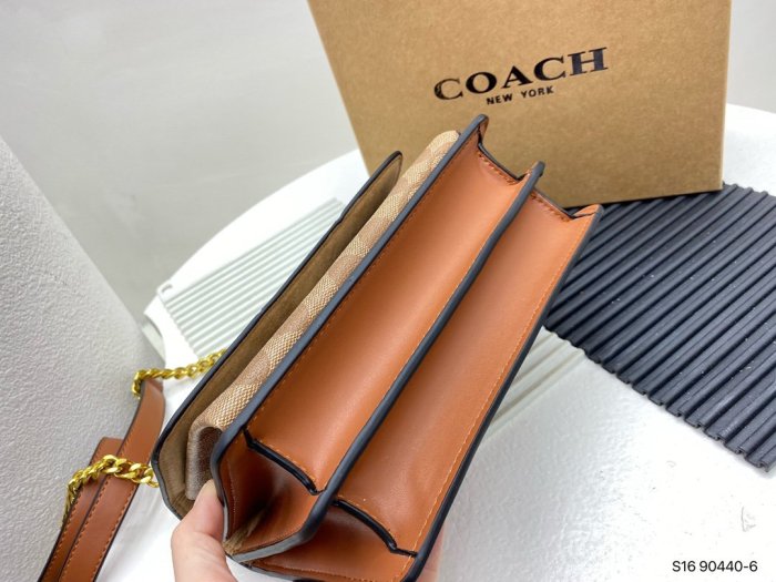 202111SS新作 Coach コーチレディース ショルダーバッグスーパーコピー