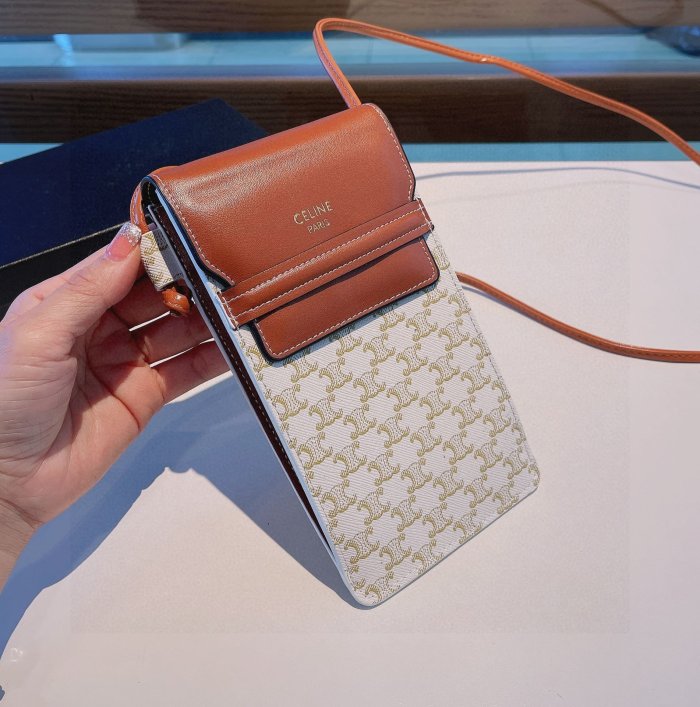 セリーヌ/Celine iPhoneケースコピー最新全機種