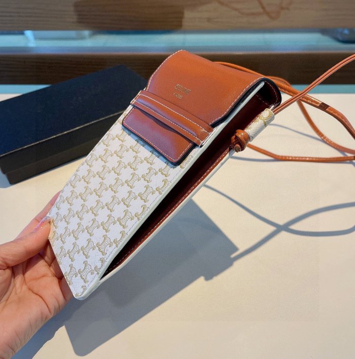 セリーヌ/Celine iPhoneケースコピー最新全機種