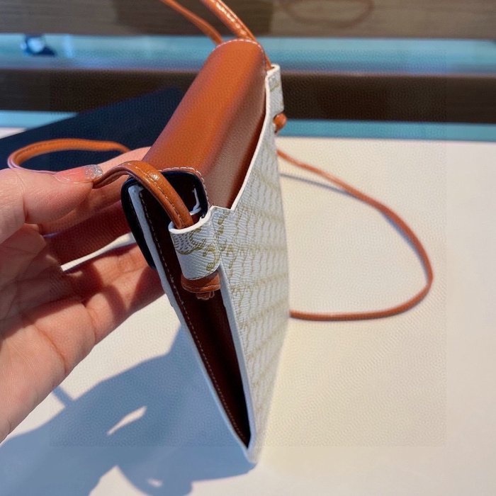 セリーヌ/Celine iPhoneケースコピー最新全機種