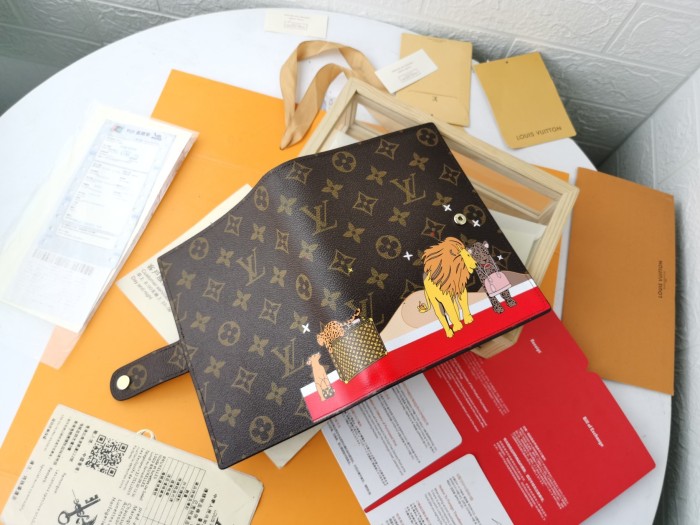 202112SSルイヴィトン LOUIS VUITTON 新作通販 短財布スーパーコピー