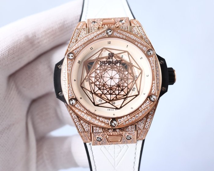 202112SS新作HUBLOT ウブロメンズ時計 スーパーコピー3色