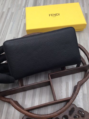 202112SS フェンディ FENDI 新作通販 長財布 スーパーコピー