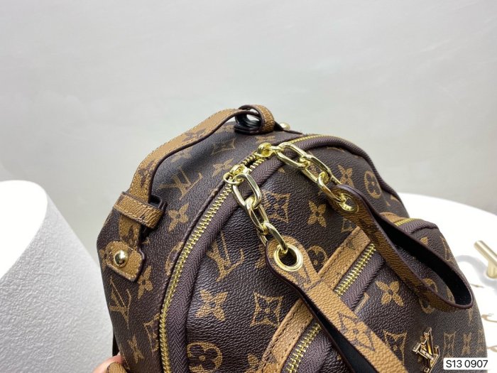2022SS新作 Louis Vuitton ルイヴィトン レディース リュックバックスーパーコピー