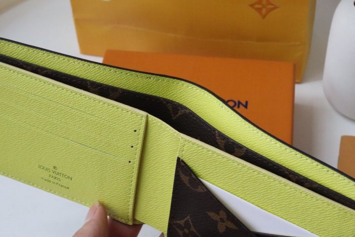 202112SSルイヴィトン LOUIS VUITTON 新作通販 短財布スーパーコピー