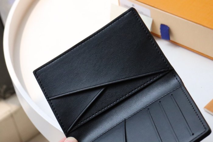 202112SSルイヴィトン LOUIS VUITTON 新作通販 短財布スーパーコピー