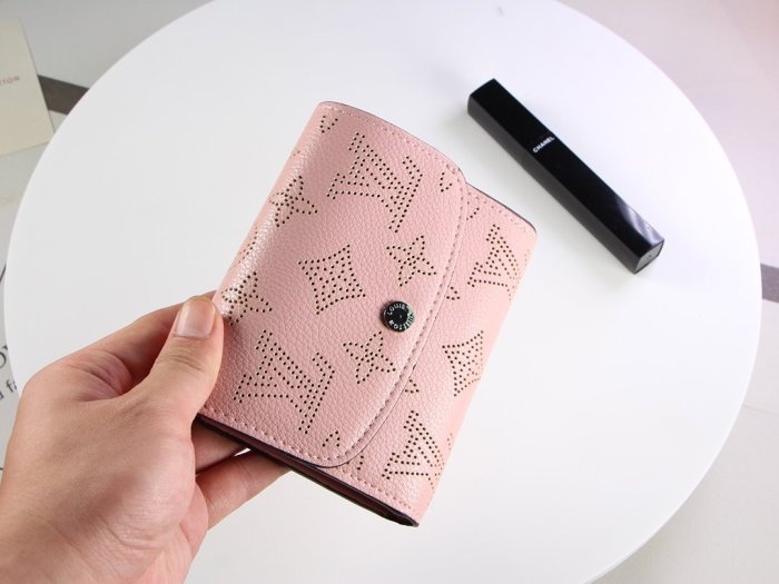 2022SSルイヴィトン LOUIS VUITTON 新作通販短財布スーパーコピー
