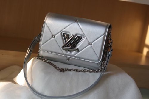 2022SS新作 Louis Vuitton ルイヴィトン レディース ショルダーバックスーパーコピー