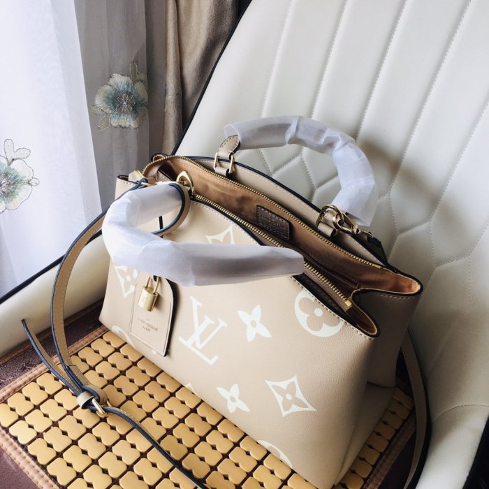 2022SS新作 Louis Vuitton ルイヴィトン レディース ショルダーバックスーパーコピー