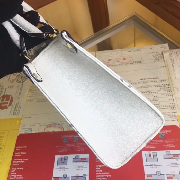 2022SS新作 Louis Vuitton ルイヴィトン レディース ハンドバックスーパーコピー