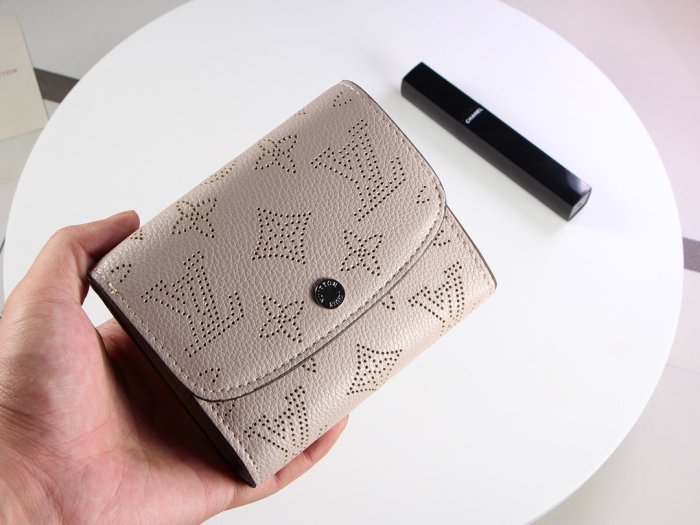 2022SSルイヴィトン LOUIS VUITTON 新作通販短財布スーパーコピー