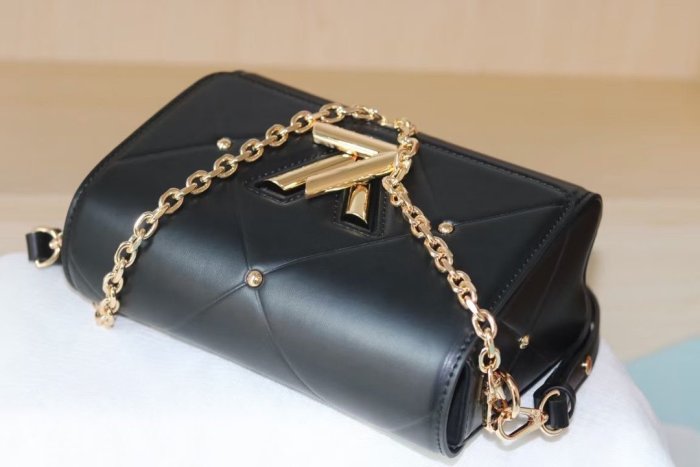 2022SS新作 Louis Vuitton ルイヴィトン レディース ショルダーバックスーパーコピー