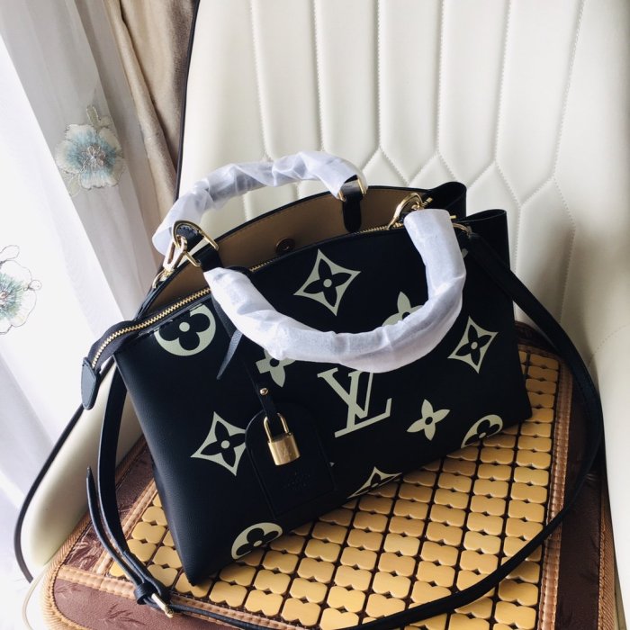 2022SS新作 Louis Vuitton ルイヴィトン レディース ショルダーバックスーパーコピー