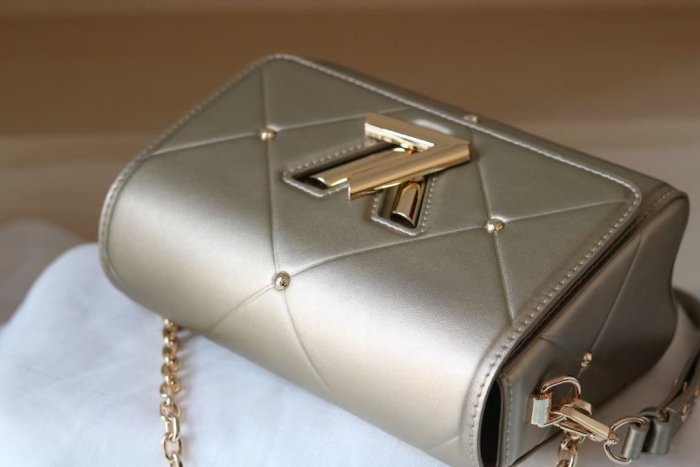 2022SS新作 Louis Vuitton ルイヴィトン レディース ショルダーバックスーパーコピー