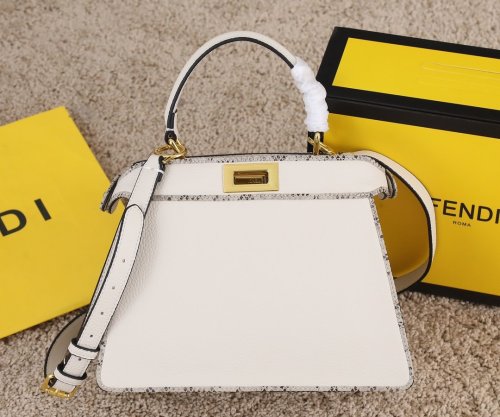 2022SS新作 FENDI フェンディ レディースショルダーバックスーパーコピー