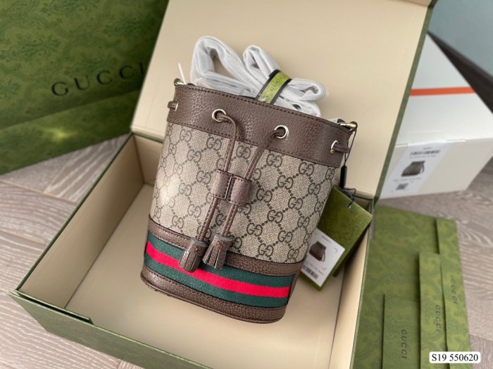 2022SS新作Gucci グッチ レディースショルダーバッグスーパーコピー