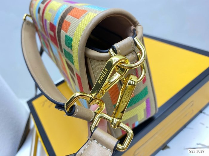 2022SS新作 FENDI フェンディ レディースショルダーバックスーパーコピー