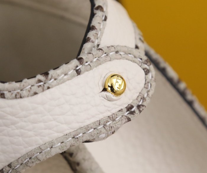 2022SS新作 FENDI フェンディ レディースショルダーバックスーパーコピー