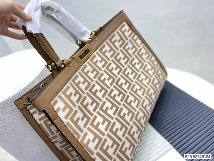 2022SS新作 FENDI フェンディ レディース ハンドバックスーパーコピー