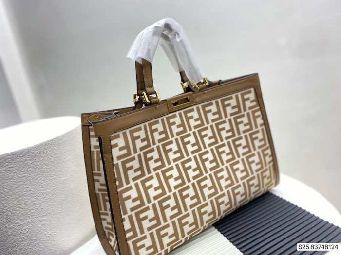 2022SS新作 FENDI フェンディ レディース ハンドバックスーパーコピー
