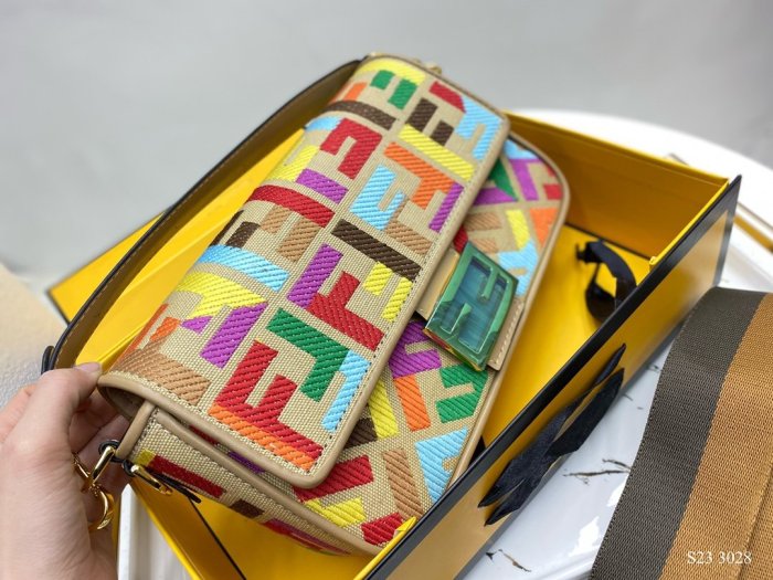 2022SS新作 FENDI フェンディ レディースショルダーバックスーパーコピー