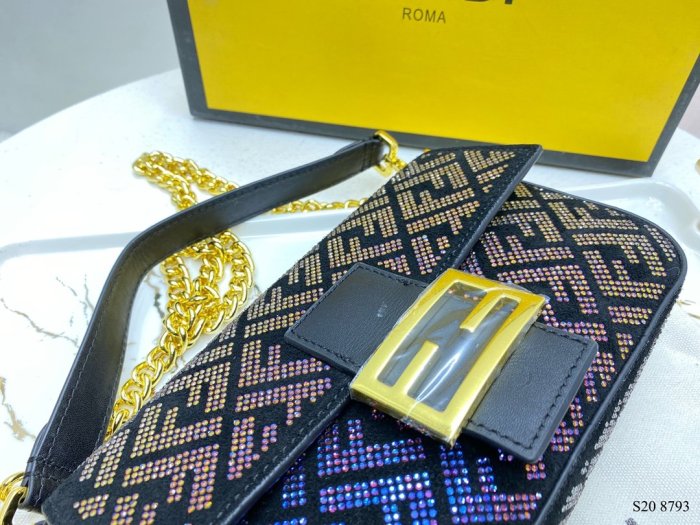 2022SS新作 FENDI フェンディ レディースショルダーバックスーパーコピー