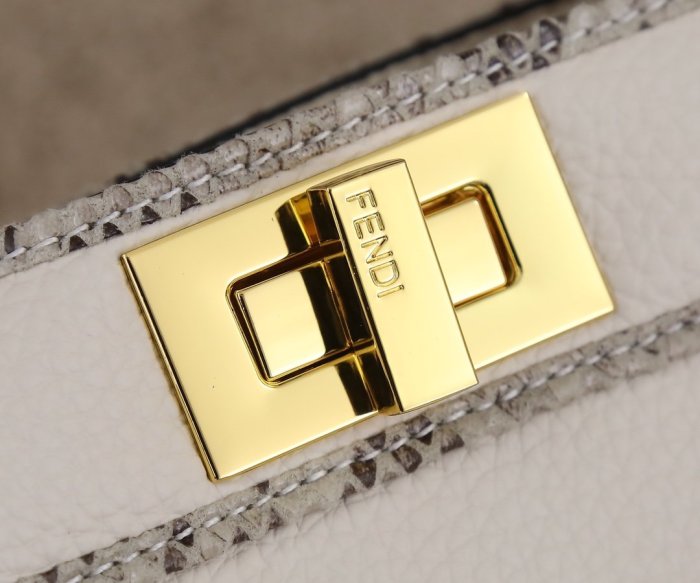 2022SS新作 FENDI フェンディ レディースショルダーバックスーパーコピー