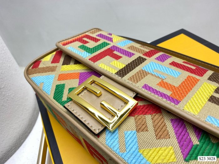 2022SS新作 FENDI フェンディ レディースショルダーバックスーパーコピー