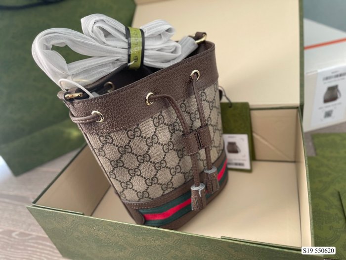 2022SS新作Gucci グッチ レディースショルダーバッグスーパーコピー
