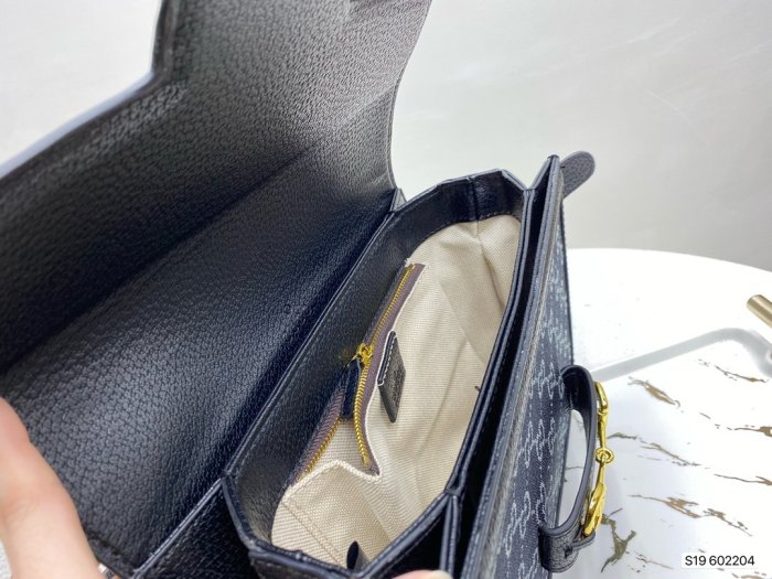 2022SS新作Gucci グッチ レディースショルダーバッグスーパーコピー