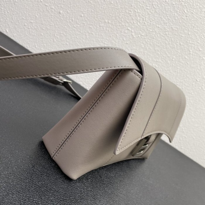 2022SS新作 Balenciaga バレンシアガ レディース ショルダーバックスーパーコピー