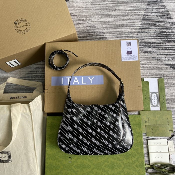 2022SS新作Gucci グッチ レディース ショルダーバックスーパーコピー