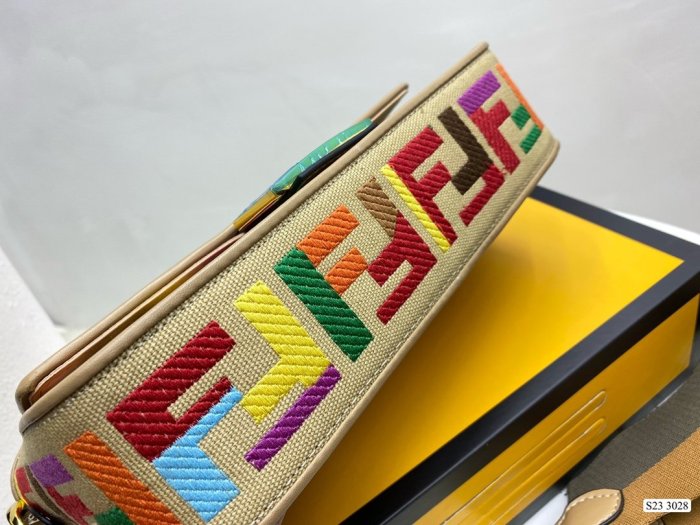 2022SS新作 FENDI フェンディ レディースショルダーバックスーパーコピー